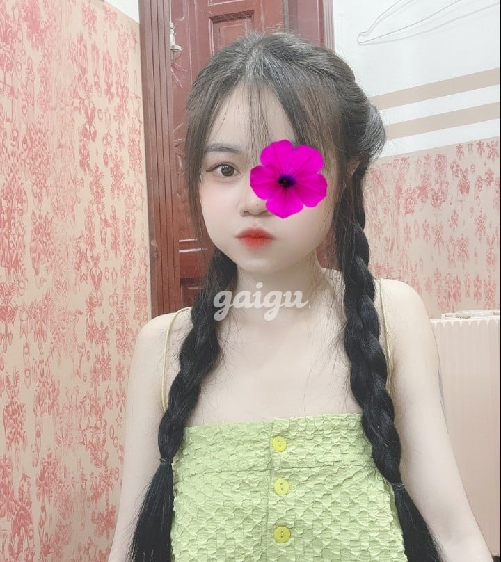 TRANG ANH 98_MỚI ĐI LÀM DÁNG NHỎ NHẮN_LOLI ĐÁNG YÊU_ĐÁNG CHECK
