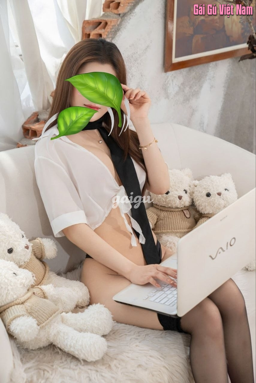 Bé Diễm ,dáng loli ( tắm chung làm tình các kiểu )